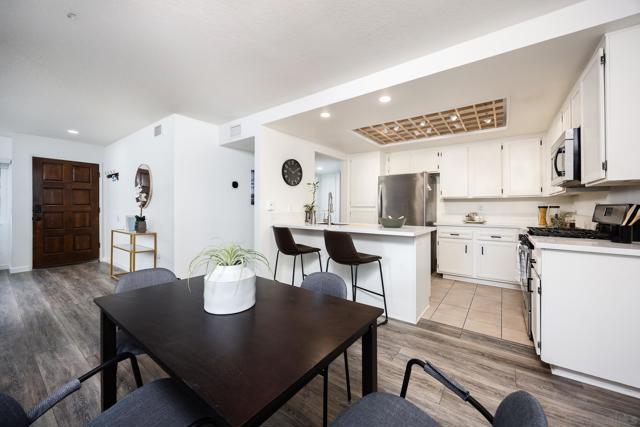 345 N Melrose Dr, Vista CA: https://media.crmls.org/mediaz/c1ad1a35-6a08-4d42-bead-ee502fab13a5.jpg