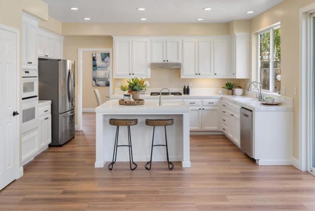 895 Oak Brook Way, Gilroy CA: https://media.crmls.org/mediaz/c1ad2925-ff9d-4779-8fd2-4fa70759e574.jpg