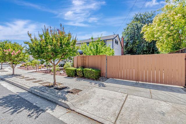 2225 Montezuma Drive, Campbell CA: https://media.crmls.org/mediaz/c1af7996-a57f-46b4-b99e-c19ab0199b9a.jpg