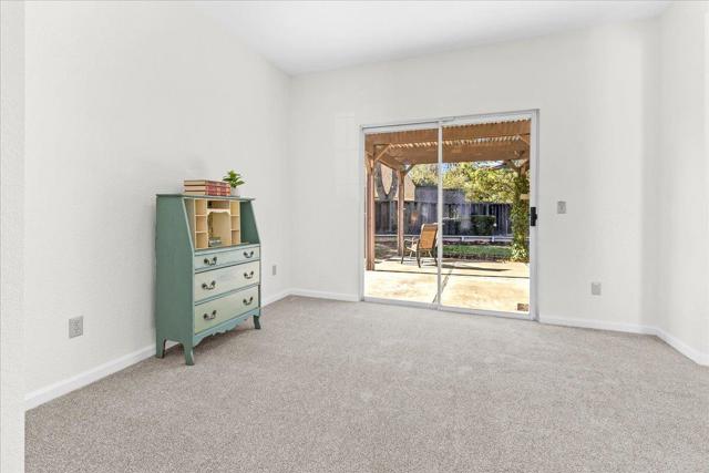 18 Suffield Circle, Salinas CA: https://media.crmls.org/mediaz/c1aff223-15b2-4c4b-b5f4-b2faefbbe063.jpg