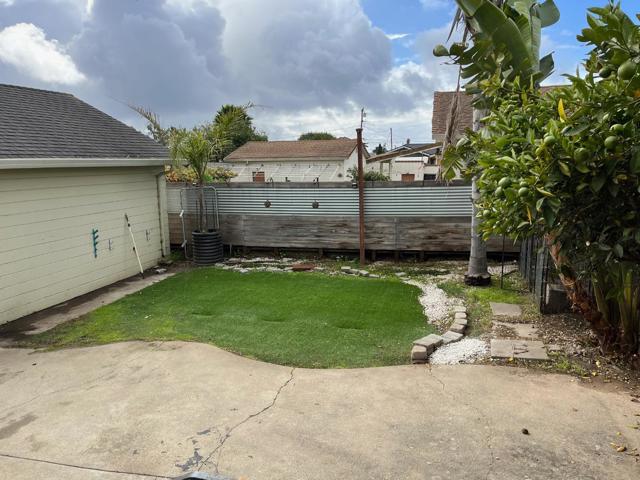 33 Roosevelt Street, Watsonville CA: https://media.crmls.org/mediaz/c1b1d023-da3e-4783-b640-988a91b1507b.jpg