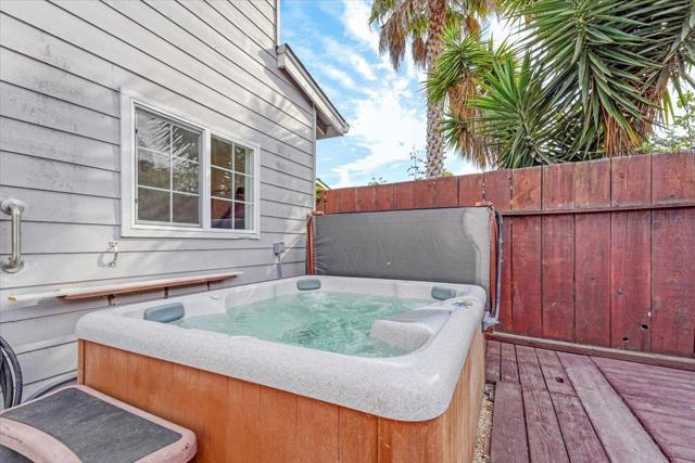 342 Wilkes Circle, Santa Cruz CA: https://media.crmls.org/mediaz/c1b3328d-d039-489f-9450-fa98c2014622.jpg
