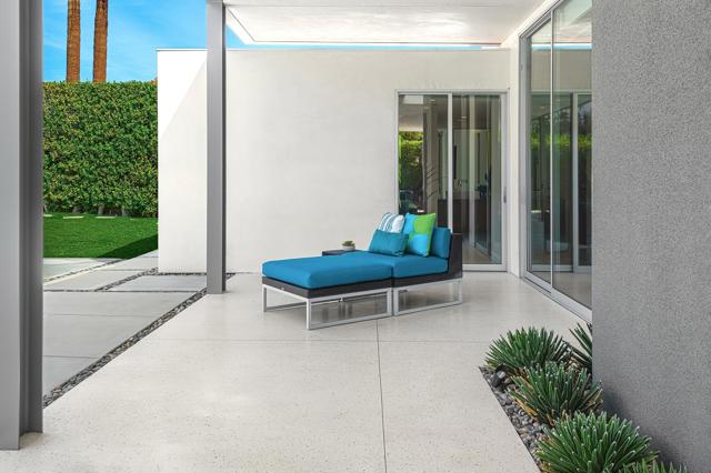 633 N Belardo Road, Palm Springs CA: https://media.crmls.org/mediaz/c1b53a16-63c8-4de4-adeb-bb8d2a492bd9.jpg