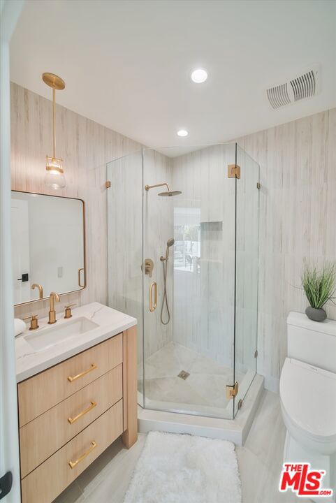 2021 Idaho Avenue, Santa Monica CA: https://media.crmls.org/mediaz/c1b5b5fe-9b94-434e-b9e8-cc02c10b63cb.jpg