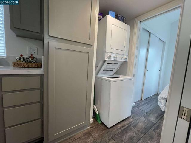 16711 Marsh Creek Rd, Clayton CA: https://media.crmls.org/mediaz/c1b6181c-7eb9-4c81-bbd2-50644efad625.jpg