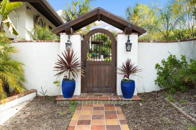 1379 Sunny Heights Road, Fallbrook CA: https://media.crmls.org/mediaz/c1b64ca6-cffc-47d3-a0b0-8163a08c5694.jpg