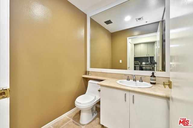 333 Westminster Avenue, Los Angeles CA: https://media.crmls.org/mediaz/c1b6ce2d-39ad-4577-830d-eebc591aad0f.jpg