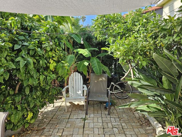 837 Milwood Avenue, Venice CA: https://media.crmls.org/mediaz/c1b72d32-69a6-4b5d-b0c6-b3f04c4c5be8.jpg