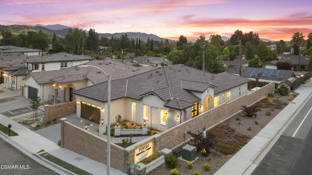 361 Toyon Court, Thousand Oaks CA: https://media.crmls.org/mediaz/c1b75a0a-bc30-4b2c-82eb-b14ce5563d6c.jpg