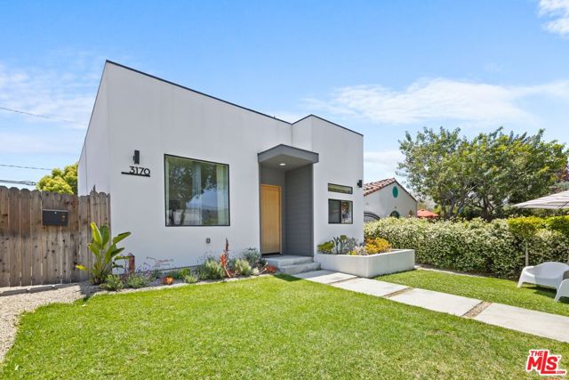 3170 Glenmanor Place, Los Angeles CA: https://media.crmls.org/mediaz/c1ba261c-66de-4fa2-be31-6f5fd7c80db7.jpg