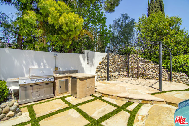 5020 Dantes View Drive, Agoura Hills CA: https://media.crmls.org/mediaz/c1bb8e39-fb18-43cc-a9e0-59ab0811fa19.jpg