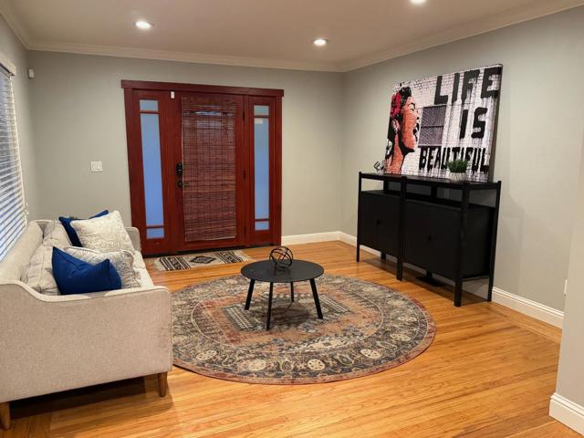 10181020 Bancroft Way, Berkeley CA: https://media.crmls.org/mediaz/c1bbc3b4-53b9-47eb-967b-c443c8346782.jpg