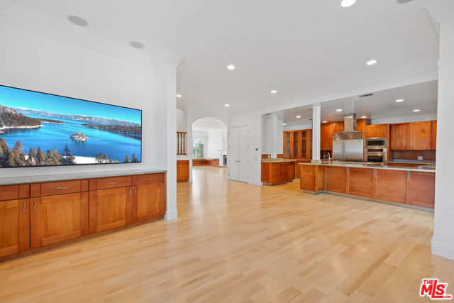 7412 Denrock Avenue, Los Angeles CA: https://media.crmls.org/mediaz/c1bbe50e-63d9-44a1-a505-fe4d6d2f4509.jpg