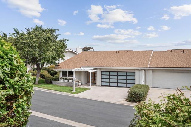 2143 Caminito San Martin, La Jolla CA: https://media.crmls.org/mediaz/c1bbf891-a4ee-4cec-8534-9f613b7ca92e.jpg