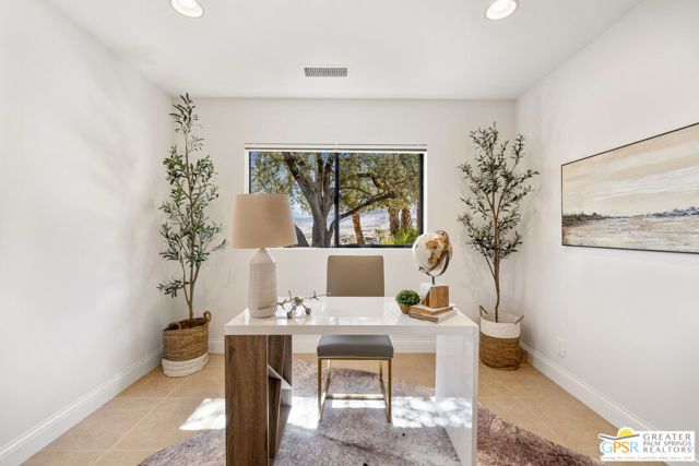 13 Cahuilla Hills Drive, Palm Springs CA: https://media.crmls.org/mediaz/c1bc3e16-8bc5-4938-b823-2505aca028d6.jpg