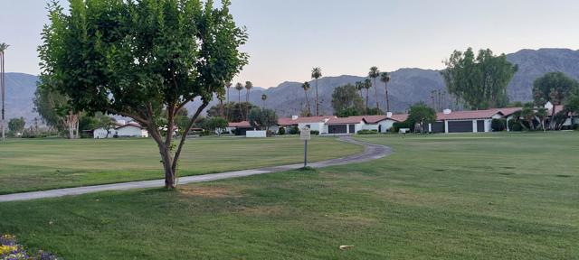 49091 Washington Street, La Quinta CA: https://media.crmls.org/mediaz/c1bc92f2-a423-4037-97d0-ce396b902307.jpg