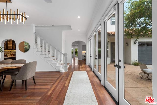 4110 Prado De Los Zorros, Calabasas CA: https://media.crmls.org/mediaz/c1bdbd88-9be8-4a25-b4c2-2b43f1fe7bfd.jpg