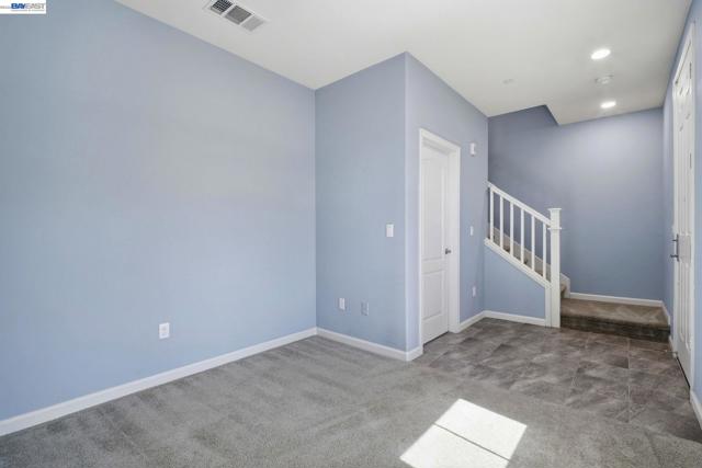 Image 5 of 47 For 102 Fanuncio Ln