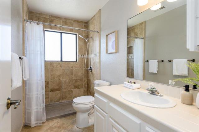 2355 Beach Boulevard, Pacifica CA: https://media.crmls.org/mediaz/c1be18bf-aec0-49bb-b08b-d0acbd6bdcb2.jpg