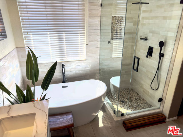 6234 W Avenue J11, Lancaster CA: https://media.crmls.org/mediaz/c1bf0634-08e4-4050-9a83-3ee0ccc3ecc9.jpg