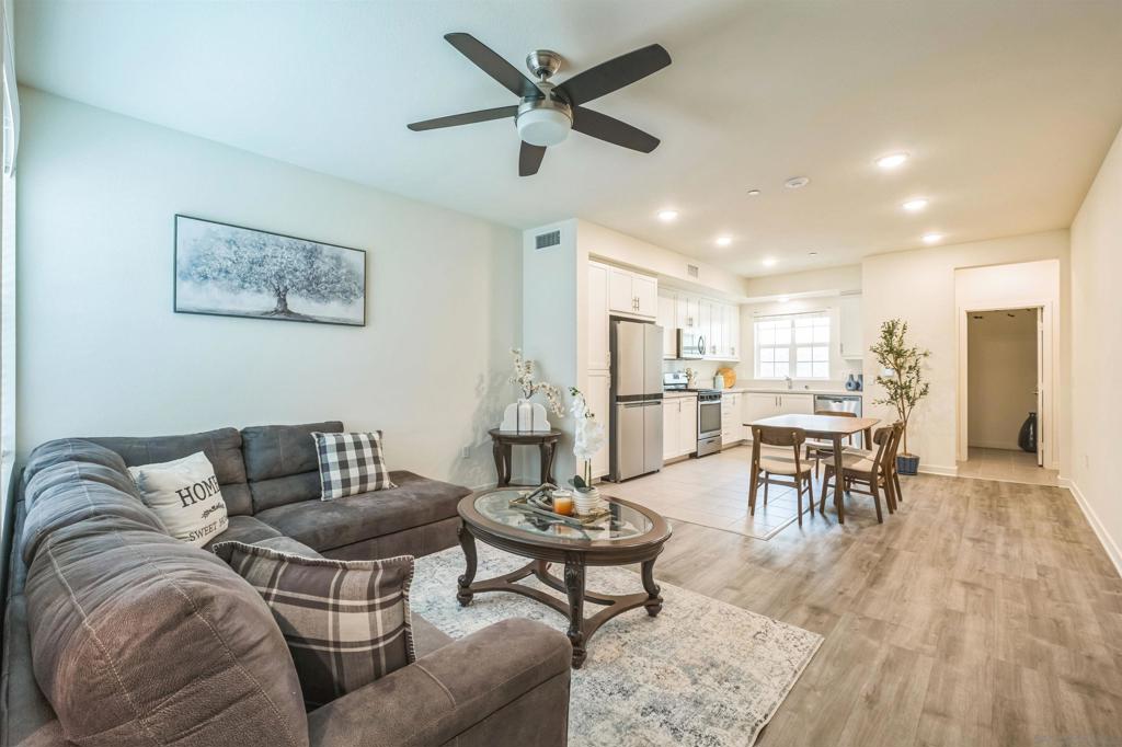 885 Blackstone - photo 6