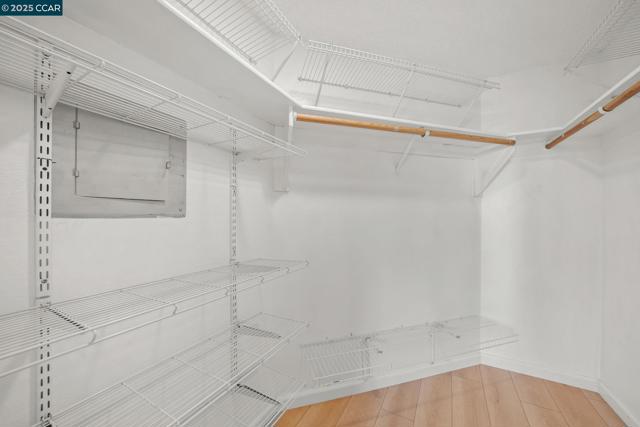 Image 18 of 25 For 25930 Kay Ave  201