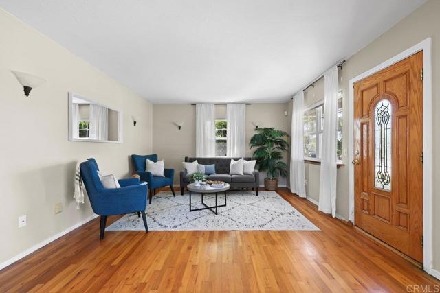 Detail Gallery Image 3 of 16 For 4625 68th St, La Mesa,  CA 91942 - 3 Beds | 2 Baths