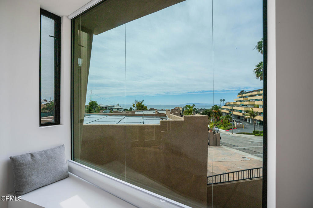 MLS #V1-28403 image #2