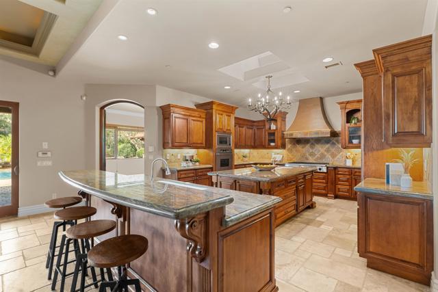 Image 9 of 67 For 2428 Catalina Avenue