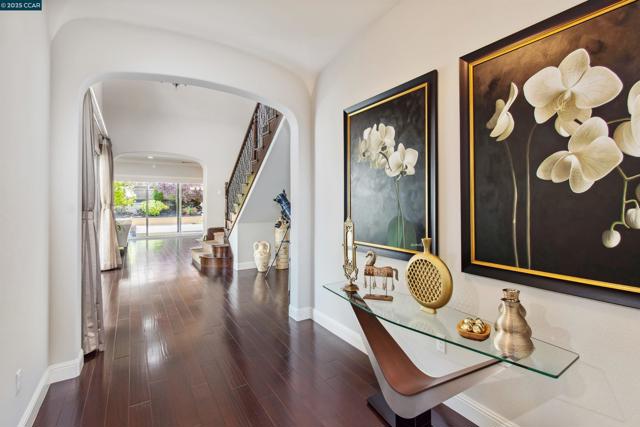 19 Baltana Place, Danville CA: https://media.crmls.org/mediaz/c1c295c2-34f6-4362-8ec6-7de6b613301c.jpg