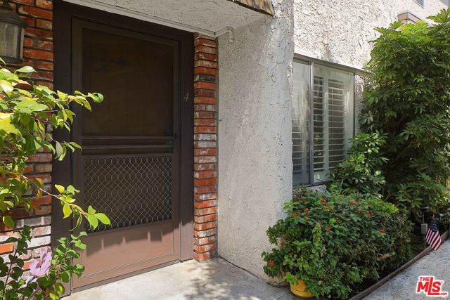 12951 Riverside Drive, 4 photo 3
