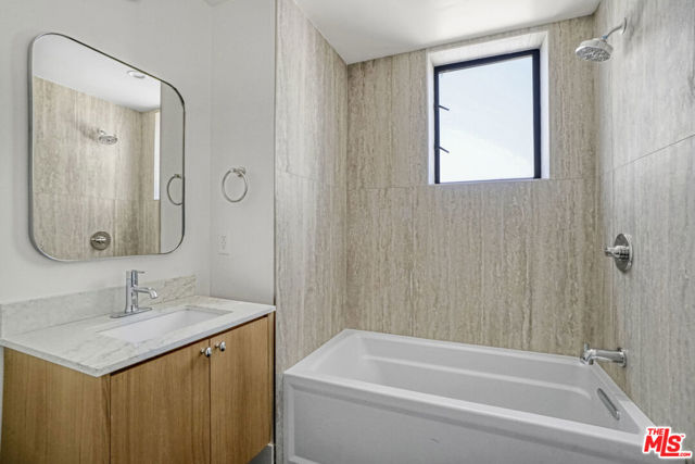 1822 Overland Avenue, Los Angeles CA: https://media.crmls.org/mediaz/c1c2e044-86a5-472e-a3ee-62df056ef646.jpg