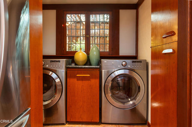 3880 Clayton W Avenue, Los Angeles CA: https://media.crmls.org/mediaz/c1c2f484-e89c-47c3-8d9f-a2d6590d29fc.jpg