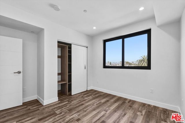1537 S Wilton Place, Los Angeles CA: https://media.crmls.org/mediaz/c1c3341f-d27a-461f-ad68-9cf63de10da0.jpg