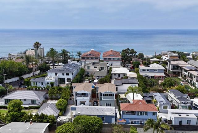159 W Diana, Encinitas CA: https://media.crmls.org/mediaz/c1c33970-f6c0-41f9-a2aa-1acffe856dc4.jpg