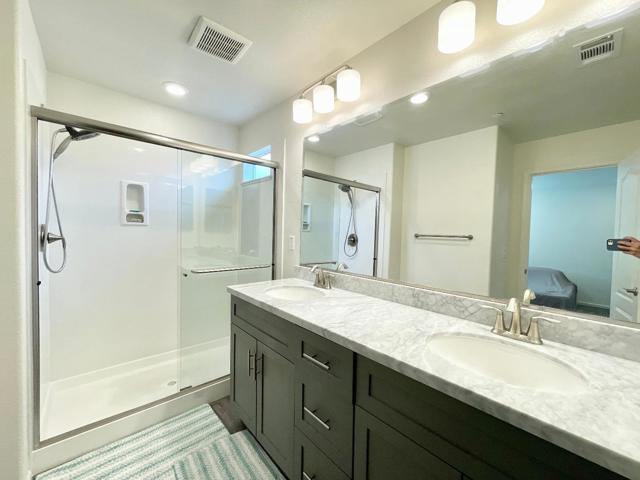 24500 Autumn Mist Way, Hayward CA: https://media.crmls.org/mediaz/c1c3c032-7db5-4211-b7a6-7a8e5014b294.jpg