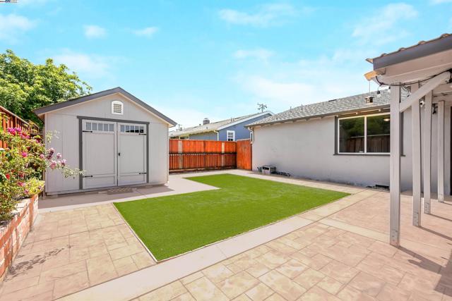 30566 Prestwick Ave, Hayward CA: https://media.crmls.org/mediaz/c1c4fad0-84ea-48ba-8043-25cdeb84afc8.jpg