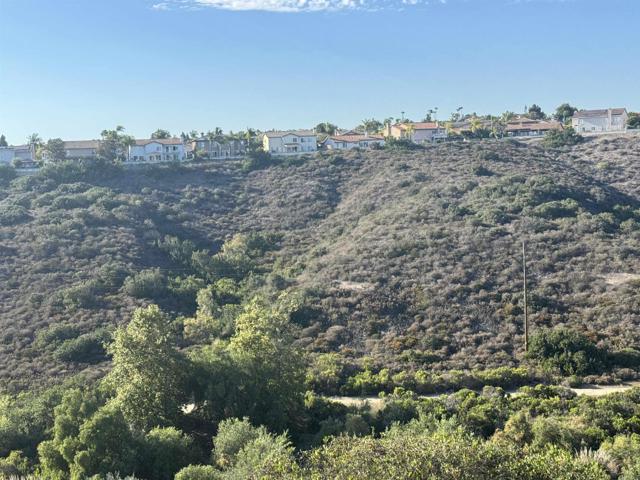 821 VERIN LN, Chula Vista CA: https://media.crmls.org/mediaz/c1c54613-1cd6-440c-9766-83574e9d278c.jpg