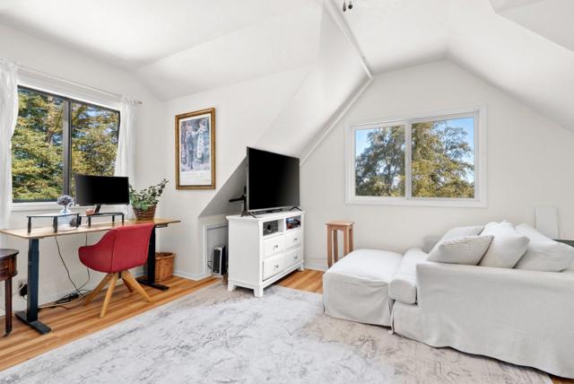 7919 Empire Grade, Santa Cruz CA: https://media.crmls.org/mediaz/c1c547fd-a3ba-44d2-b5fa-8350faea474c.jpg