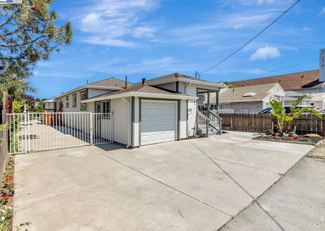 2940 Somerset Ave, Castro Valley CA: https://media.crmls.org/mediaz/c1c60c24-b6dc-4bbb-99e6-2b536947534c.jpg