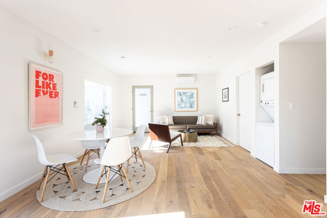 1946 1/2 Preston Avenue, Los Angeles CA: https://media.crmls.org/mediaz/c1c6a436-d864-4156-9180-49d60f0c316a.jpg