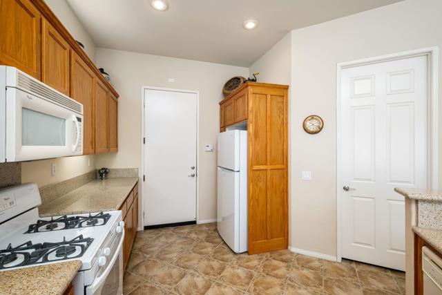 82620 Hamilton Court, Indio CA: https://media.crmls.org/mediaz/c1c7070b-d894-45e7-80b9-015ecbe81f24.jpg