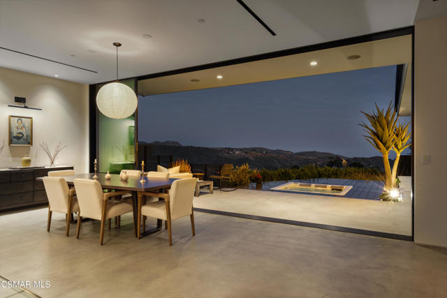 33433 Decker School Road, Malibu CA: https://media.crmls.org/mediaz/c1c72449-f3aa-4bd5-b1c3-234e43646f12.jpg