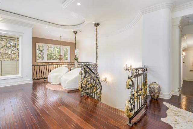 780 S El Monte Avenue, Los Altos CA: https://media.crmls.org/mediaz/c1c7d5ce-68e9-4949-9622-a4aac5f7c018.jpg