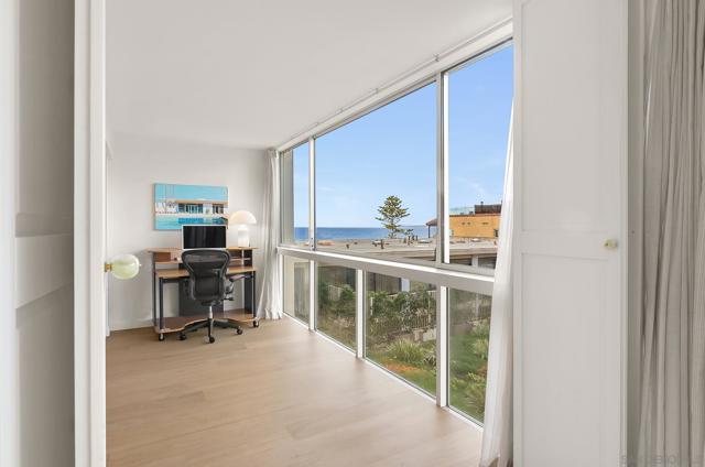 939 Coast Blvd. 5G, La Jolla CA: https://media.crmls.org/mediaz/c1c87728-d76f-44be-aff2-bc7f236d8448.jpg
