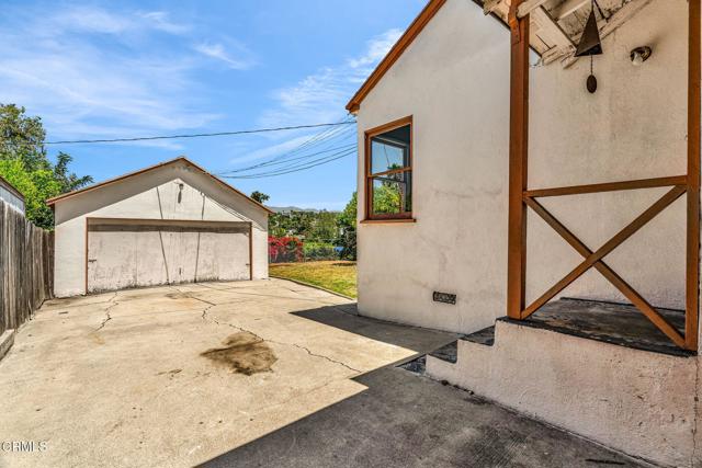 4127 Scandia Way, Los Angeles CA: https://media.crmls.org/mediaz/c1c96a46-5c17-4605-9651-261ae863e0bf.jpg