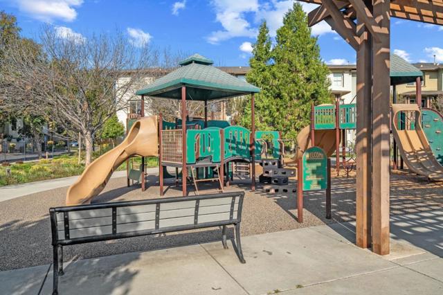 663 Modern Ice Drive, San Jose CA: https://media.crmls.org/mediaz/c1c9848c-dc3c-4bfc-8ac8-786ebcdba818.jpg