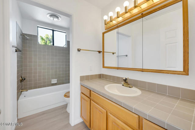 751 Wildwood Avenue, Thousand Oaks CA: https://media.crmls.org/mediaz/c1ca410f-addc-4b01-b07a-0fae6a045153.jpg
