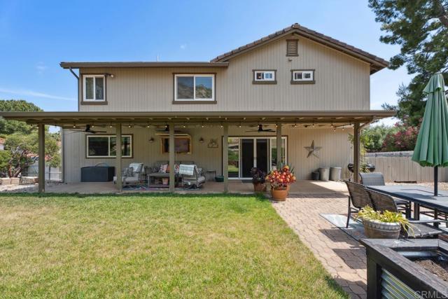 25744 Caryn Ct., Ramona CA: https://media.crmls.org/mediaz/c1cb0854-5698-41d4-a758-b9f1aa0bd13a.jpg