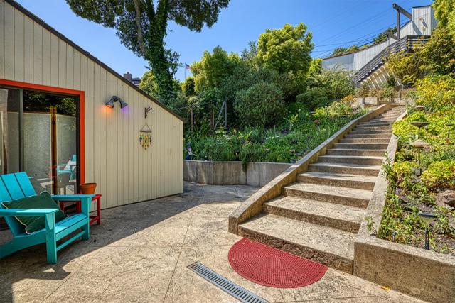 449 High Street, Santa Cruz CA: https://media.crmls.org/mediaz/c1cb3605-7e09-4475-bcf3-d11a22f3d10b.jpg